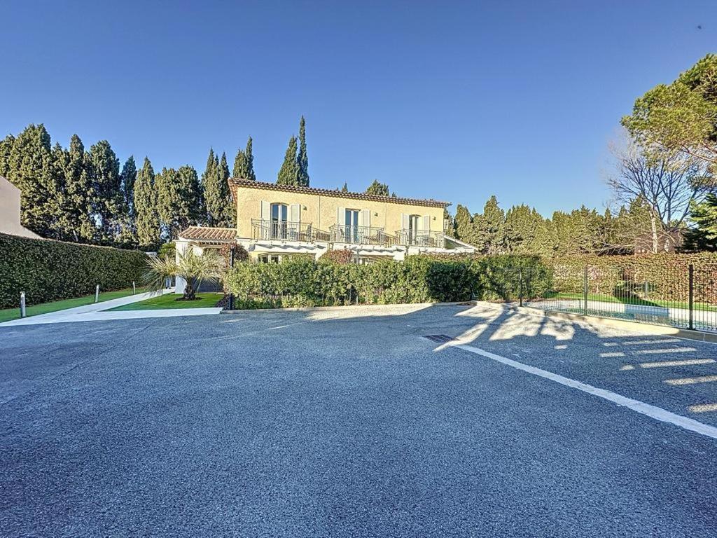 Le Clos De Saint Aygulf Bagian luar foto