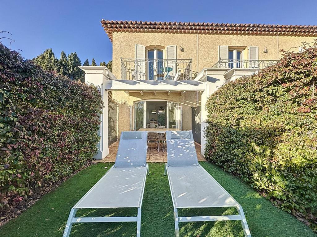 Le Clos De Saint Aygulf Bagian luar foto